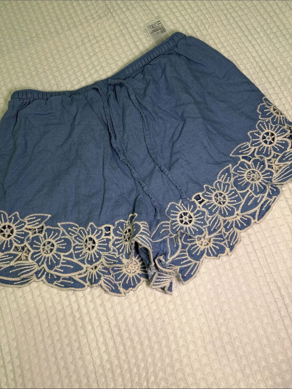 Abercrombie & Fitch Blue Embroidered Floral-Hem Shorts